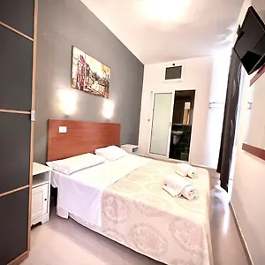 2* Hotel Alius And Freerome