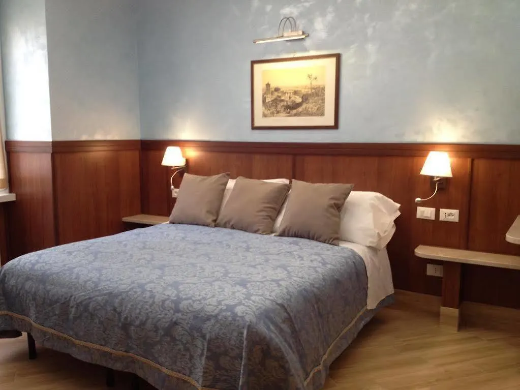 Bed and Breakfast Residenza Matteucci Рим 2*,